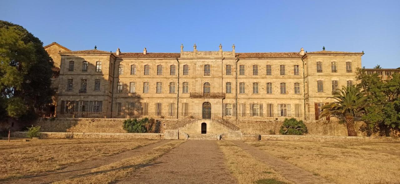 A L'Ombre Du Bananier Villa Neffies Bagian luar foto